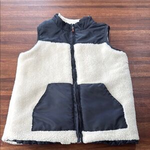 Tommy Bahama Cream and Gray Vest Cozy Sherpa Design